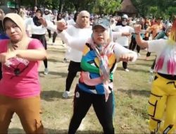 Revitalisasi Pantai Kartini, Pemkab Rembang Gelar Senam Sehat Bersama