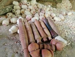 Menilik Eksistensi Bubut Kayu Manual di Kuniran Pati Yang Tergolong Murah.