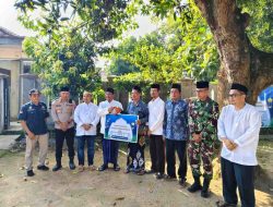 Daging Satu Ekor Sapi Limosin Bantuan Presiden RI di Distribusikan Ratusan Masarakat Rembang
