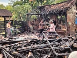 Rumah Seorang Warga di Kragan Rembang Ludes Terbakar, Kerugian Ditaksir Rp20 Juta