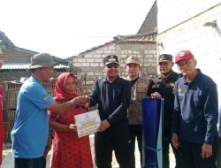 Tangis Haru dan Asa Baru, Saat Bupati Rembang Sambangi Korban Kebakaran di Meteseh