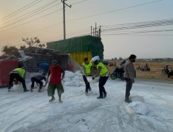 Diduga Sopir Kurang Konsentrasi, Dump Truck Hantam Truck Gandeng di Jalur Pantura Kaliori Rembang